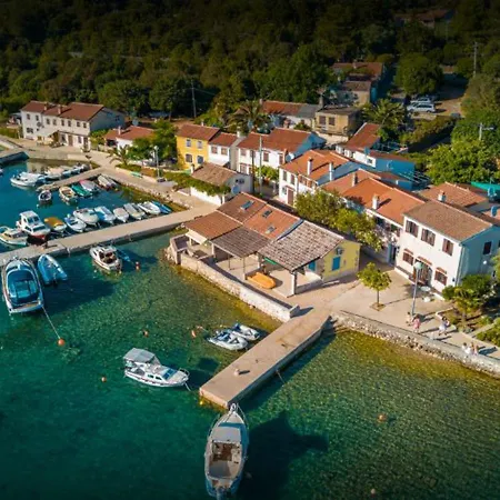 Punta Blue & Orange 5 M From The Sea * Punta Križa