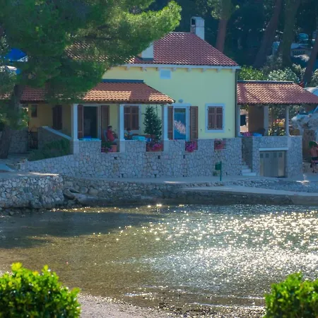 Punta Blue & Orange 5 M From The Sea Daire Punta Križa