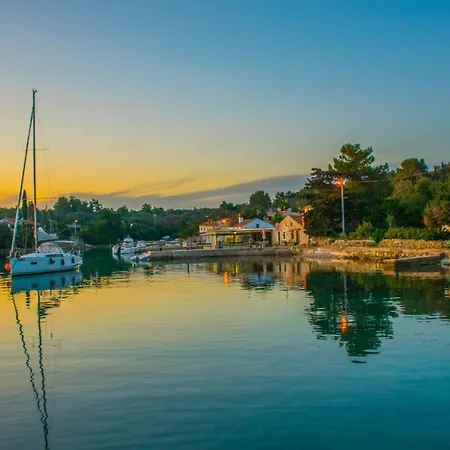 Punta Blue & Orange 5 M From The Sea 公寓 Punta Križa